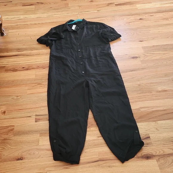 NWT BANANA REPUBLIC BLACK BUTTON DOWN JUMPSUIT - Picture 8 of 15